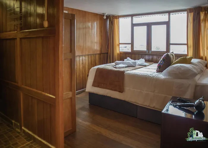 Beautiful, Spacious & Cozy House Located In The Heart Of *