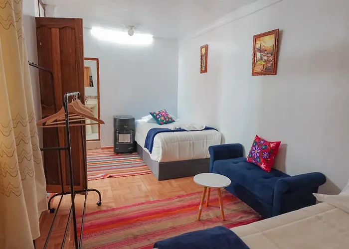 Hébergement de vacances Beautiful, Spacious & Cozy House Located In The Heart Of