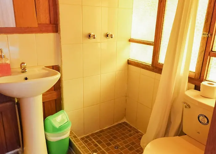 Beautiful, Spacious & Cozy House Located In The Heart Of Hébergement de vacances *
