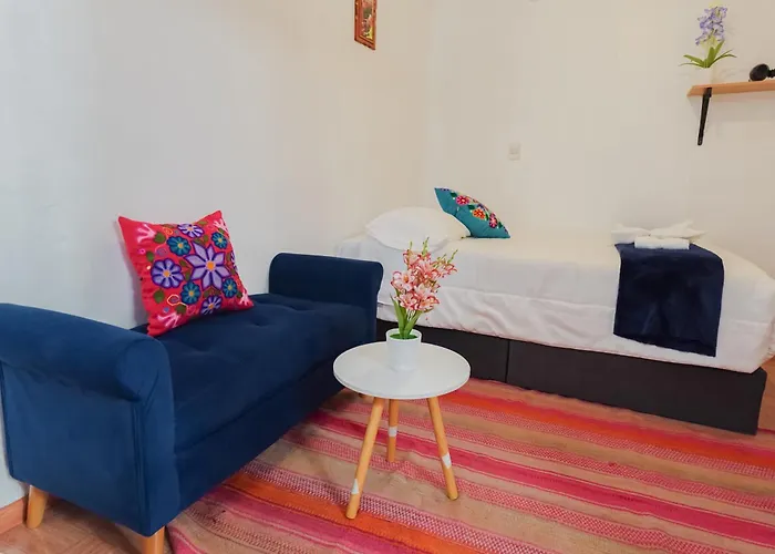 Hébergement de vacances Beautiful, Spacious & Cozy House Located In The Heart Of