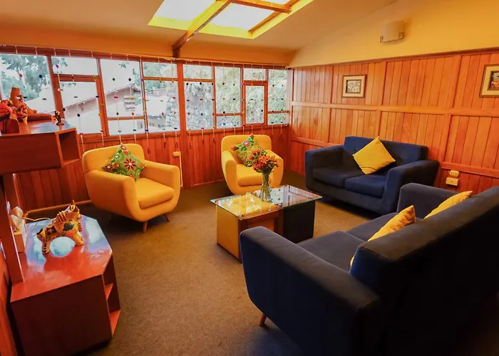Beautiful, Spacious & Cozy House Located In The Heart Of *