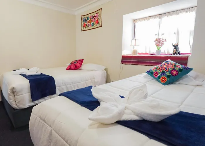 Hébergement de vacances Beautiful, Spacious & Cozy House Located In The Heart Of *