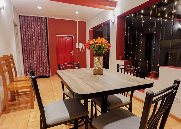 Hébergement de vacances Beautiful, Spacious & Cozy House Located In The Heart Of