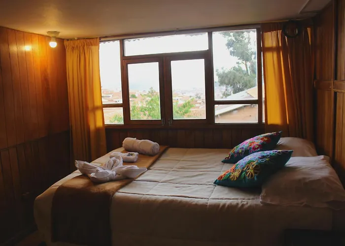 Beautiful, Spacious & Cozy House Located In The Heart Of *