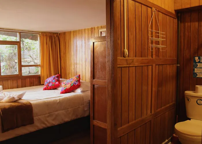 Beautiful, Spacious & Cozy House Located In The Heart Of